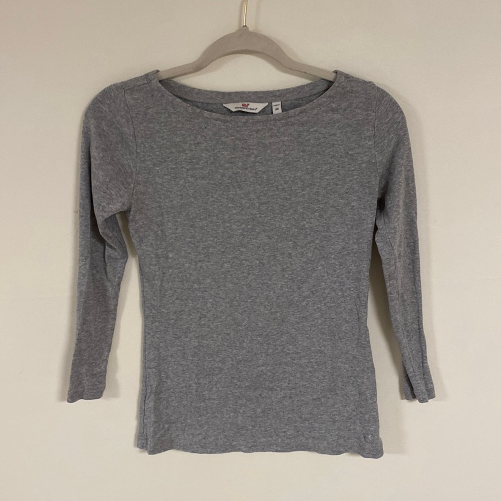 Vineyard Vines gray cropped sleeve